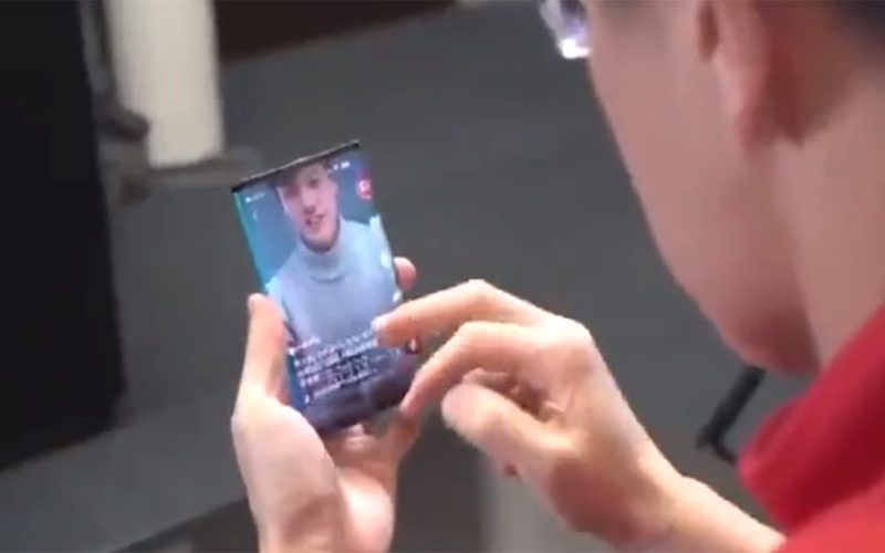 Video : Xiaomi foldable phone teased by co-founder Lin Bin Video : Xiaomi foldable phone teased by co-founder Lin Bin